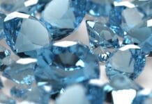 Le reflet océanique : comment l’aigue-marine redéfinit l’élégance de la mode contemporaine